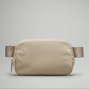Lululemon Everywhere belt bag *LONG STRAP*